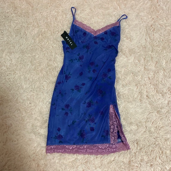 Motel Coti dress lilac rose - Picture 2 of 2